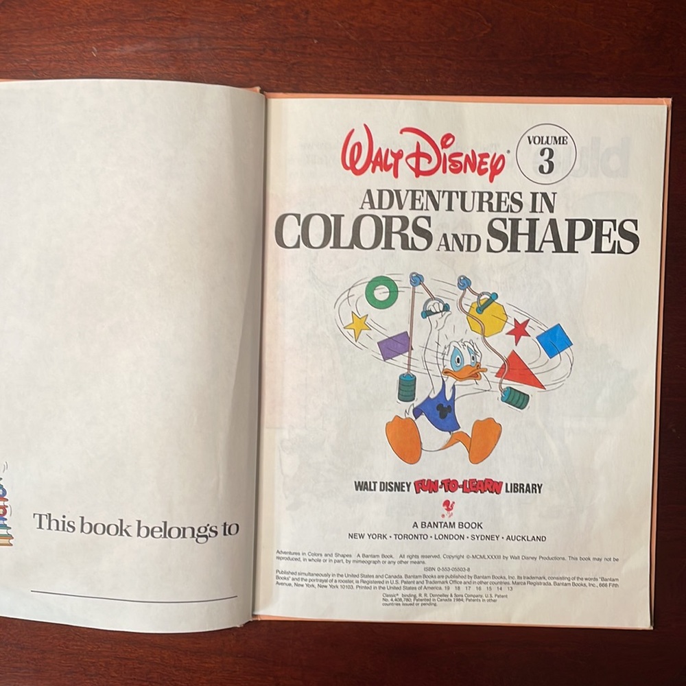 ✨⭐️Vintage EUC Walt Disney Adventures in Colors and Shapes Hardcover Book ✨⚡️ - Picture 5 of 12